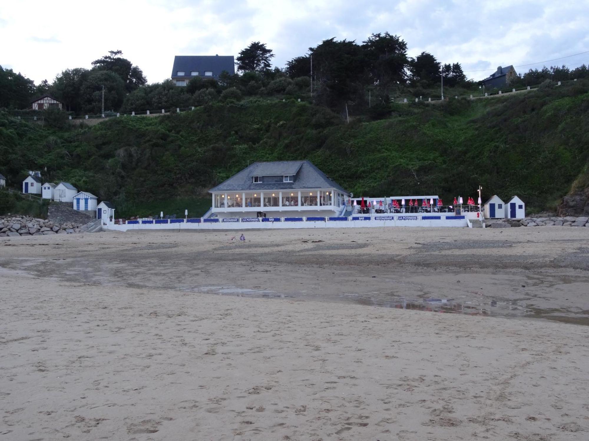 Gite "Rose Des Sables" - 800M De La Plage De Surtainville, Proche Commerces - Piscine En Juillet Et Aout Exterior photo